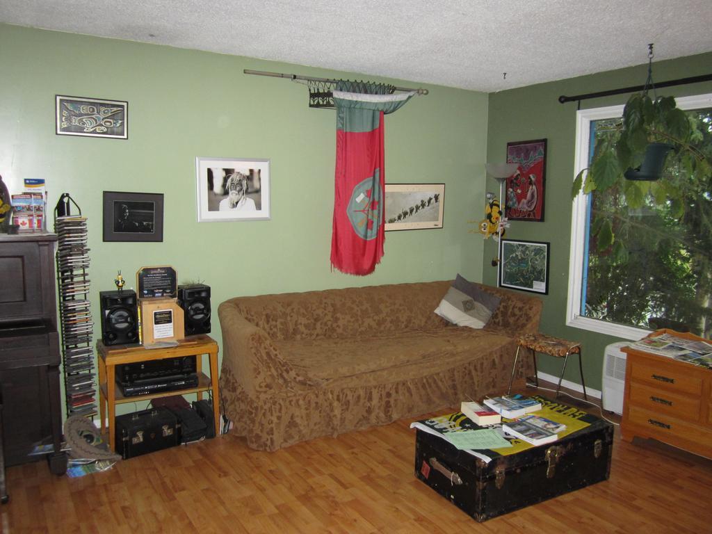 Beez Kneez Bakpakers Hostel Whitehorse Kültér fotó