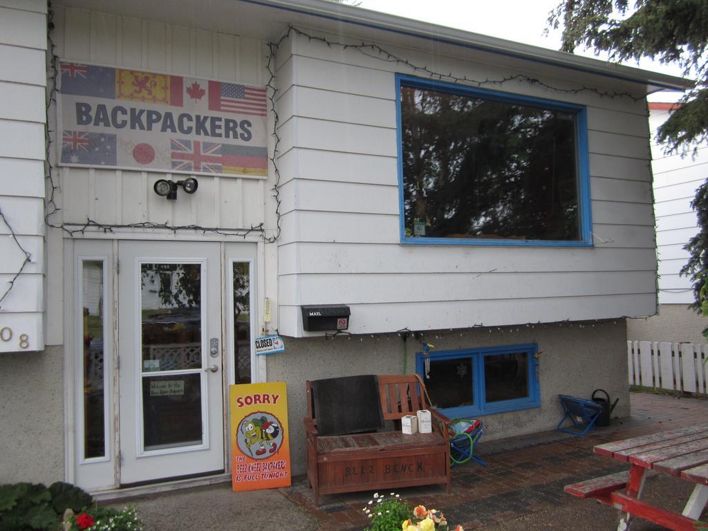 Beez Kneez Bakpakers Hostel Whitehorse Kültér fotó